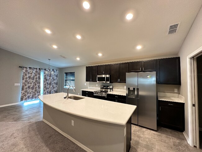 Foto del edificio - 6341 Gardner Dr