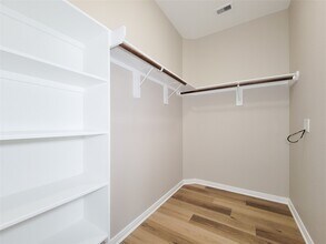 Building Photo - 6535 Dayridge Ln