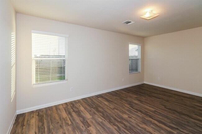 Foto del edificio - 5926 Dawn Misty Ln