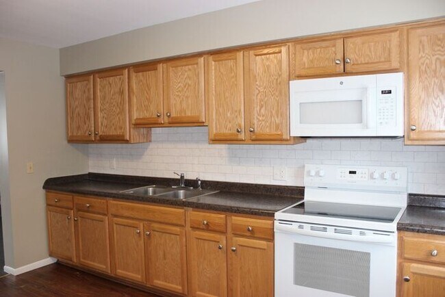 Building Photo - South Minneapolis Main Level Duplex, Dedic...