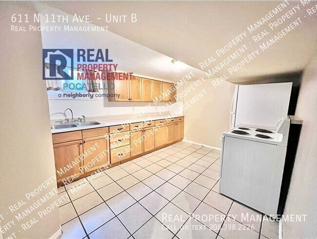Building Photo - 611 N 11th Ave