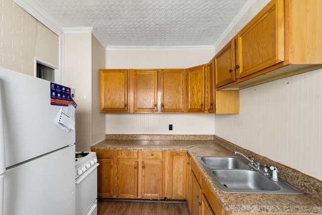 Photo - 247 Roosevelt Ave Apartment