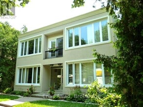 Building Photo - 111 Crichton St