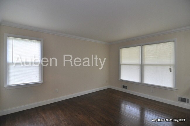 Building Photo - 3010 Jeanne Rd