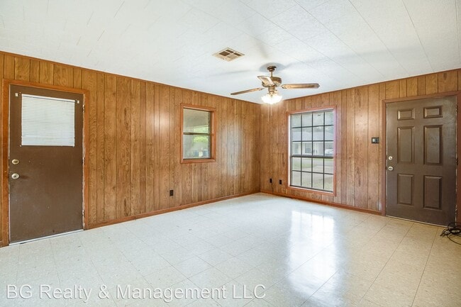 Foto del edificio - 3 br, 1 bath House - 110 Rich Angel Drive