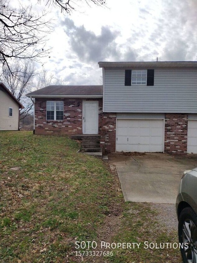 Primary Photo - 2BD/1BA Pet-Friendly Duplex by Arena Park