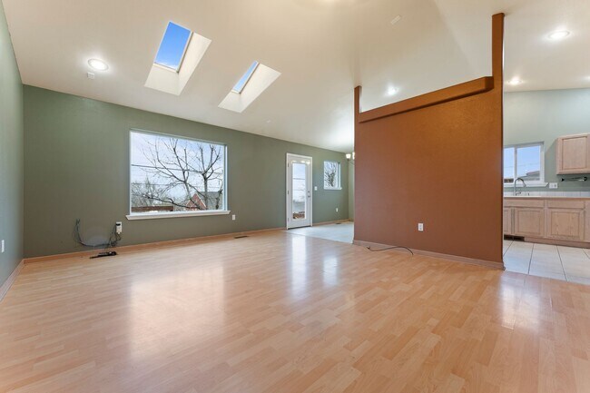 Building Photo - 3 Bed, 2 bath Home for Rent!