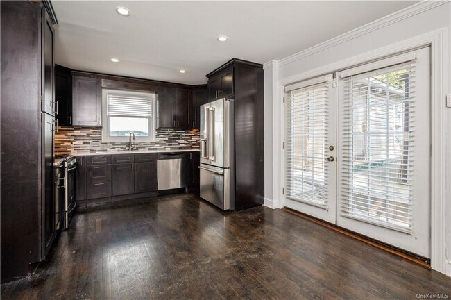 Building Photo - 505 McLean Ave