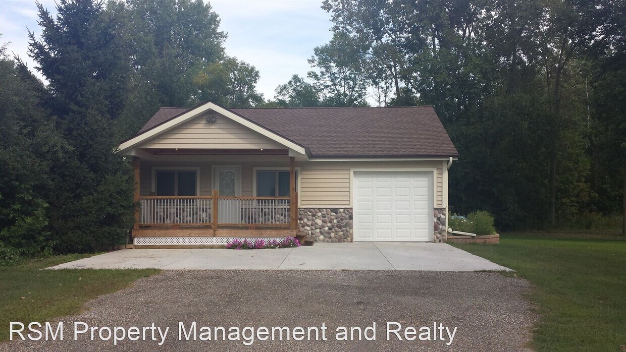 Primary Photo - 2 br, 1 bath House - 7238 N River Rd