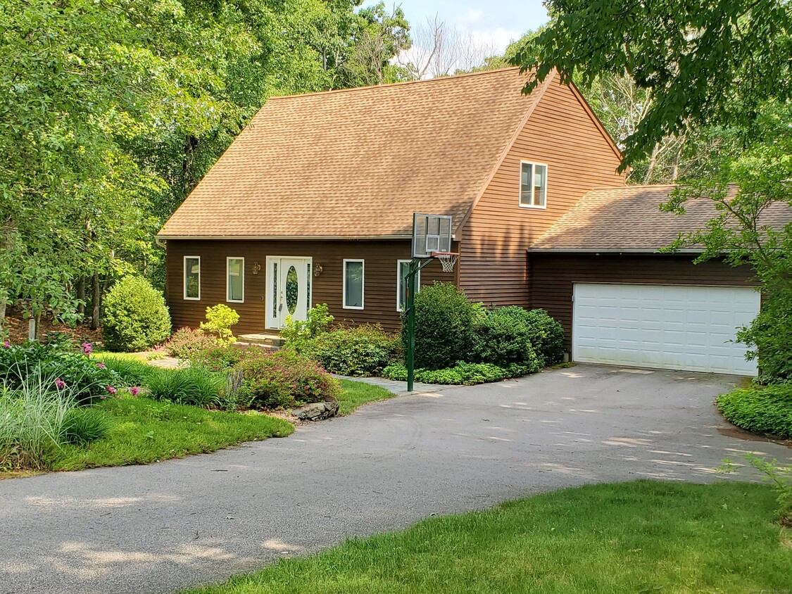 Primary Photo - 11 Rivendell Rd