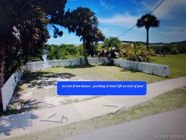 Building Photo - 1308 S Riverside Dr