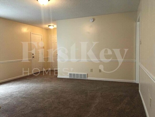 Foto del edificio - 3926 Oak Branch Cir W