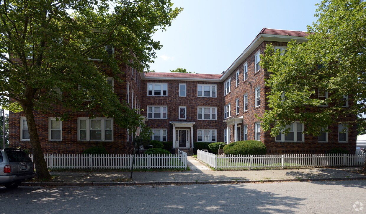 Building Photo - 150-154 Camp St