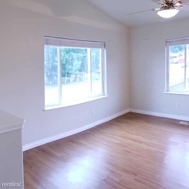 Building Photo - 3 br, 2 bath Townhome - 3396 Kendall Loop