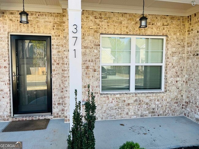 Building Photo - 371 Crestbrook Ln