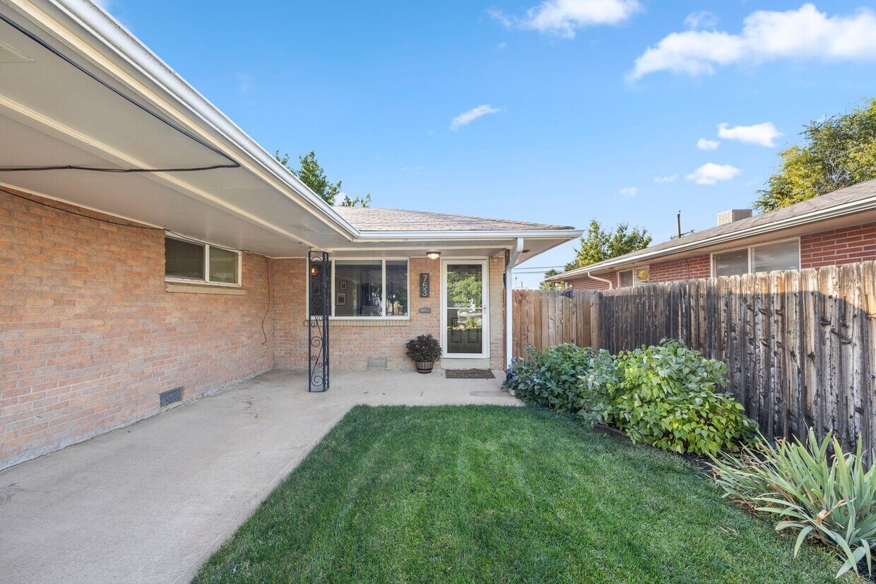 Primary Photo - $0 DEPOSIT OPTION!!! MODERNIZED 2BED/1BATH...
