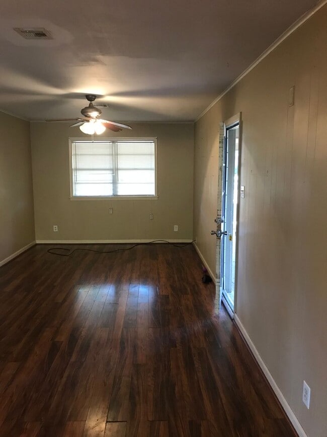 Building Photo - 106 Gayven Dr