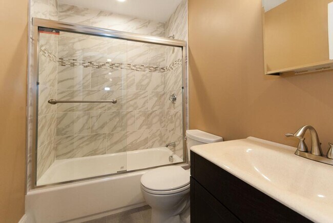 Foto del edificio - ROOM RENTAL in Bright, Modern 5Bed - Great...