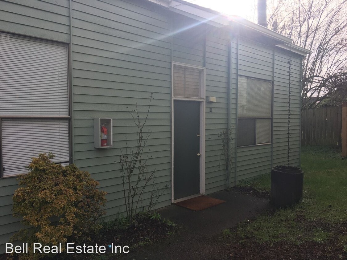 Primary Photo - 3185 Willamette St