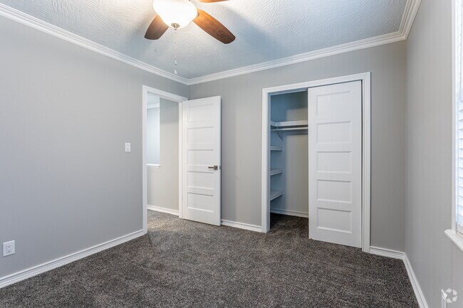 2HAB, 1BA - 1400 ft² - Forest Park Apartments