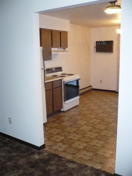 Building Photo - 6528 Bella Vista Dr NE