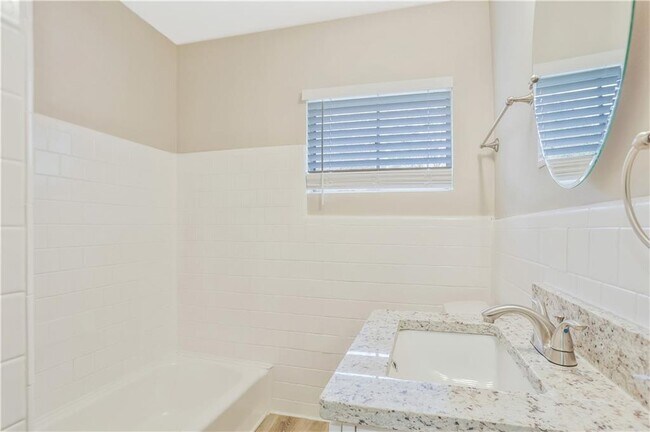 Building Photo - 2037 W Woodberry Ave