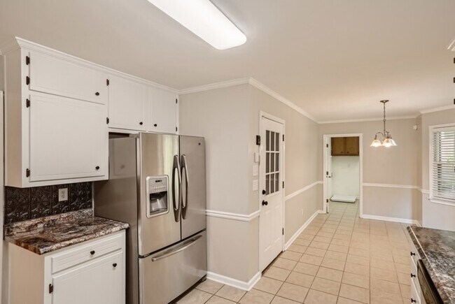 Building Photo - 445 Brackin Trace