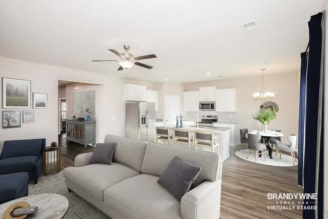 Foto del edificio - 327 Redmoss Dr