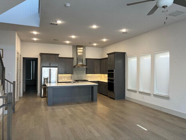 Foto del edificio - 7706 Element Ave