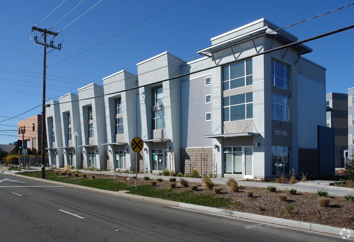 The Mezzo - 6400 Folsom Blvd Sacramento, CA 95819 | Apartments.com