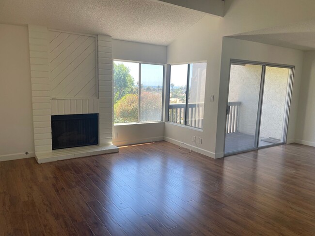 Building Photo - Charming Carlsbad Condo By the Sea
