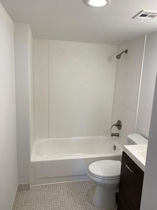 Foto principal - 4164 Inverrary Dr