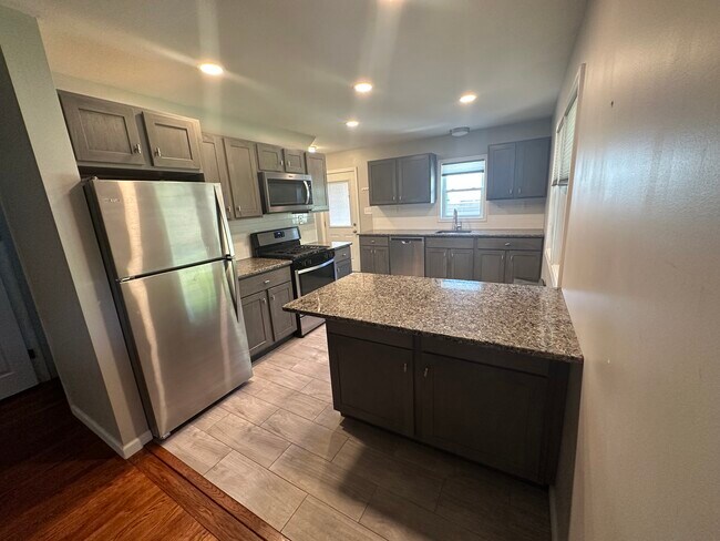 Kitchen - 2718 Carter Ave