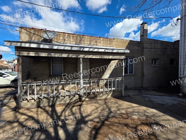 Foto del edificio - 3 bedroom 1 bathroom house in East Chicago