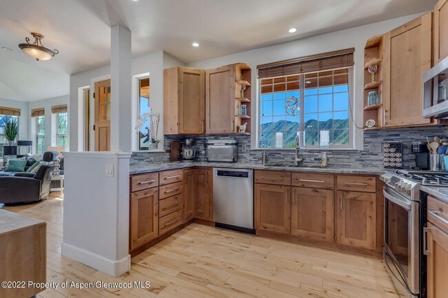 Building Photo - 141 White Horse Dr