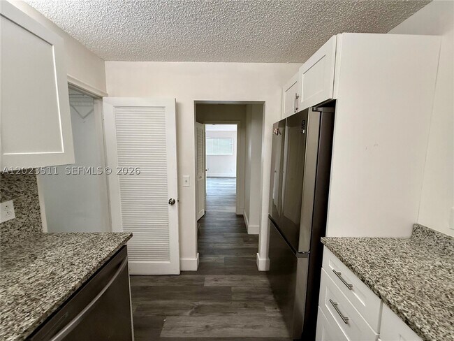 Building Photo - 4300 Landar Dr