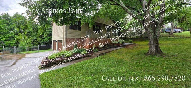 Foto del edificio - 721 Shady Springs Ln