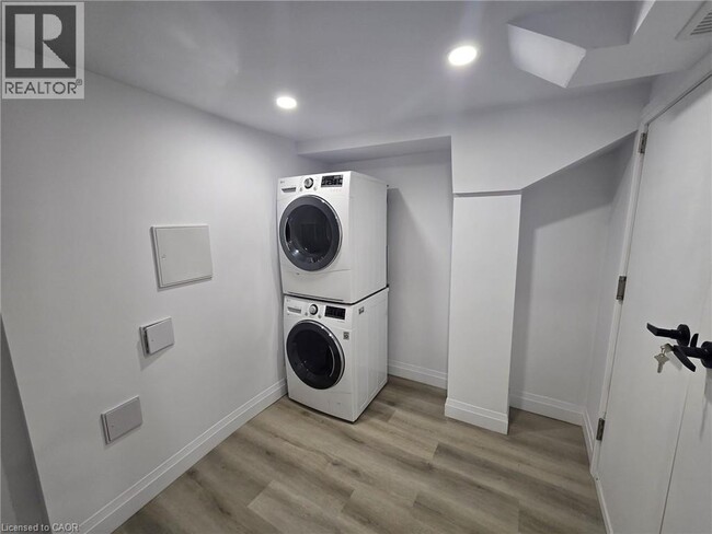 Building Photo - 200 Bedrock Dr