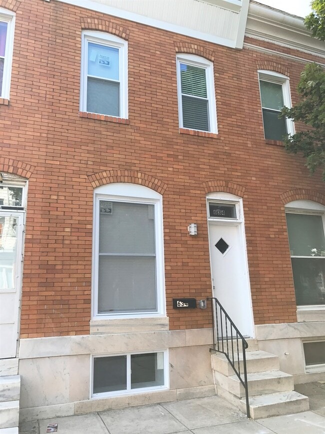Building Photo - 634 S Newkirk St