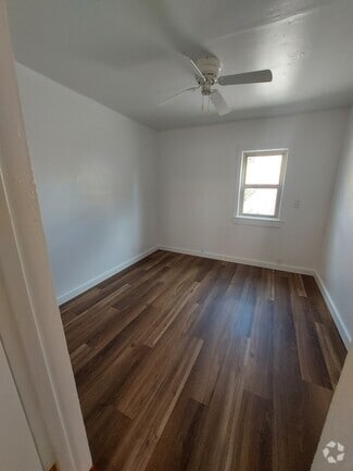 Building Photo - 308 Veranda Rd NW