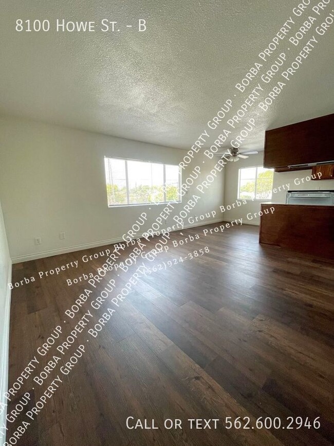 Building Photo - CHARMING 2 BEDROOM/ 1.5 BATH UPSTAIRS UNIT...
