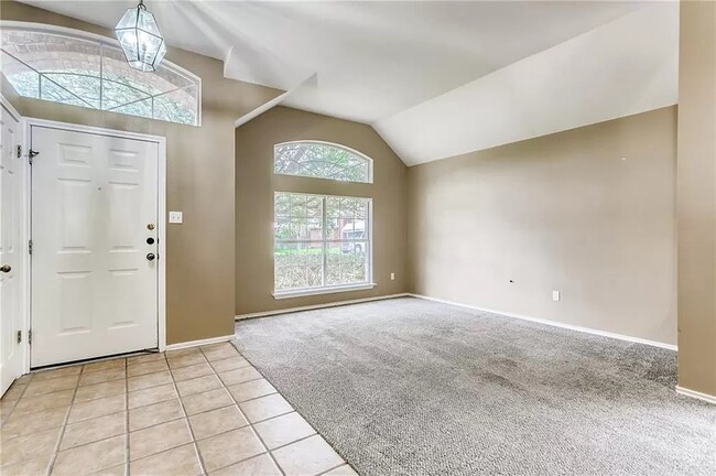 Entry way/Living room - 414 Steeplechase Dr