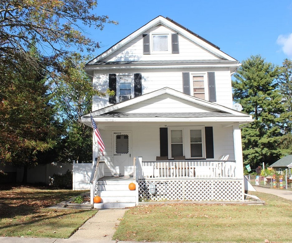 Primary Photo - 213 Swarthmore Rd