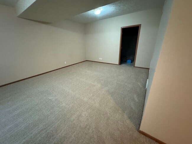 Foto del edificio - 2928 Blackhawk Dr