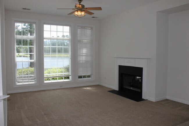 Building Photo - 3 Gables Ln
