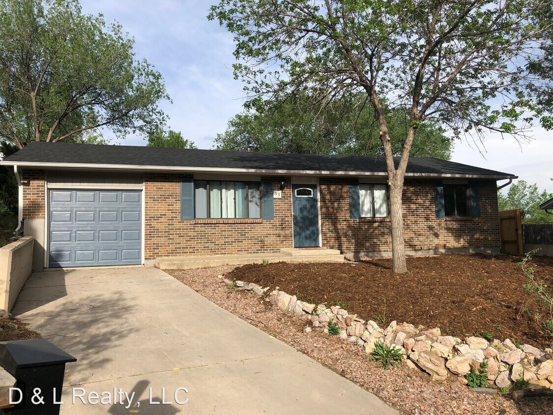 Foto principal - 3 br, 1 bath House - 33 Clover Circle West