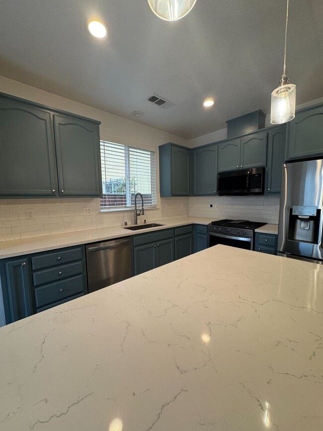 Building Photo - Spacious 4-Bedroom Home in the Heart of Discovery Bay