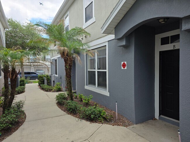 Foto del edificio - Three Bedroom Townhome at Carter Glen in Orlando