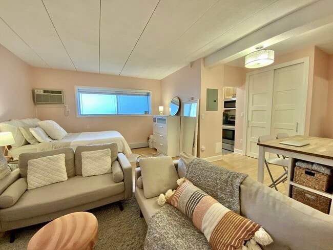 Foto del edificio - 995 Massachusetts Ave