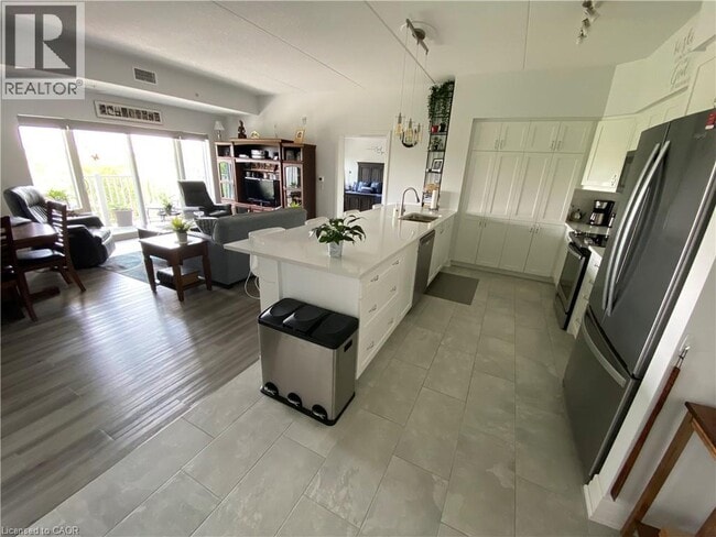 Building Photo - 39 Sister Varga Terrace